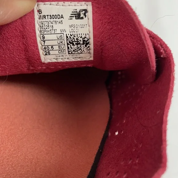 NEW BALANCE 300 Reenginered Rev-Lite Sneakers Pink Suede Size 9 - Picture 7 of 8